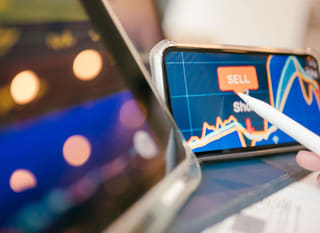 Análise de Bitcoin, Ethereum e forex num contexto de trading em múltiplos mercados